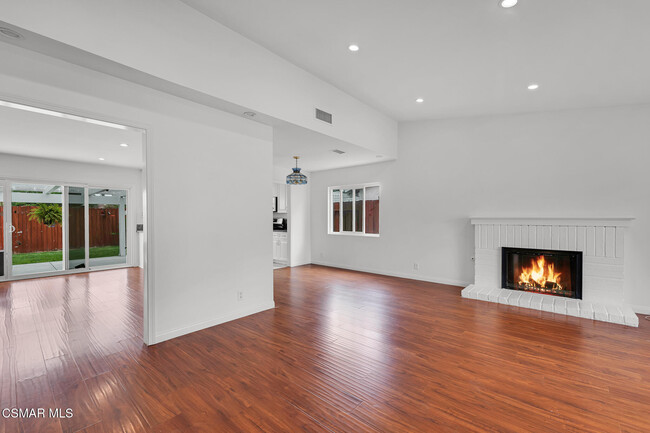 1611 Amador Ln in Thousand Oaks, CA - Building Photo - Building Photo