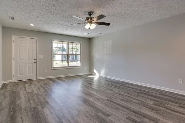 296 Hunt St in Manchester, TN - Building Photo - Building Photo