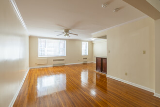 Park Haven in Jamaica, NY - Building Photo - Interior Photo