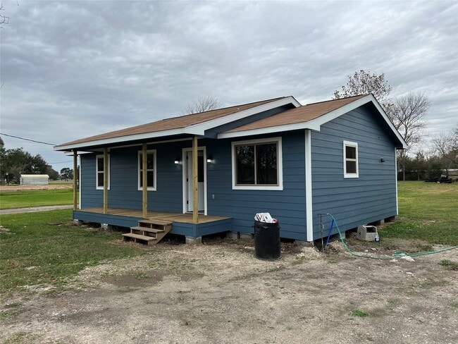 property at 2122 Lee Rd