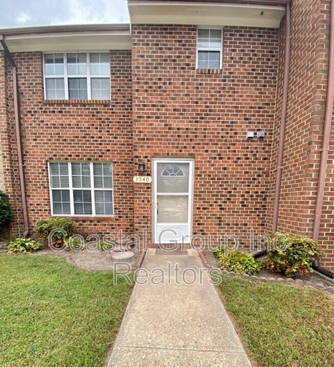 3540 Sir Wilfred Pl in Virginia Beach, VA - Building Photo