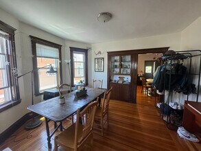 8 Foskett St, Unit 2 in Somerville, MA - Building Photo - Building Photo