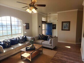 913 SW 40th St in Moore, OK - Building Photo - Building Photo