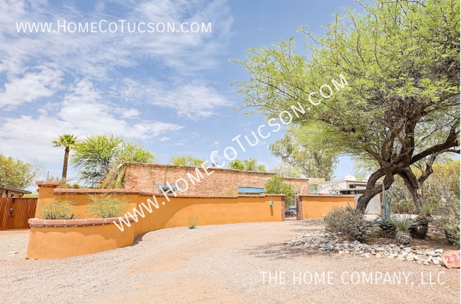 property at 228 S Country Club Rd