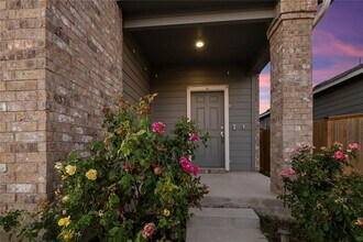 148 Rowdy Yates Wy in Jarrell, TX - Building Photo - Building Photo