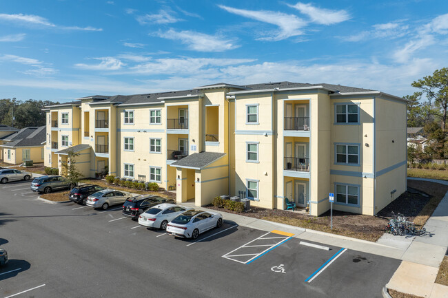 Victoria Crossing Apartments in St. Augustine, FL - Building Photo - Building Photo