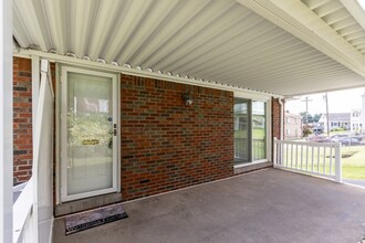 851 Florence Ave in East Mckeesport, PA - Building Photo - Building Photo