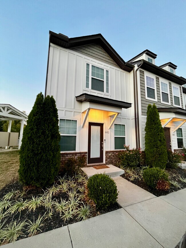 682 Bristol Creek Dr Rentals in Nashville, TN