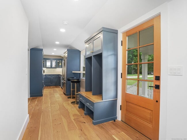 67 Hill Rd in Redding, CT - Building Photo - Building Photo