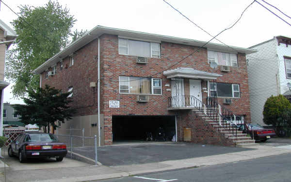 1518 38th St in North Bergen, NJ - Building Photo