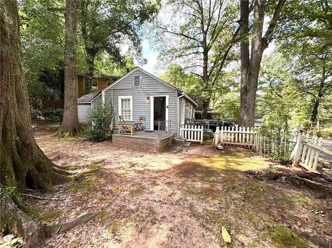 332 Hillcrest Ave in Decatur, GA - Building Photo - Building Photo