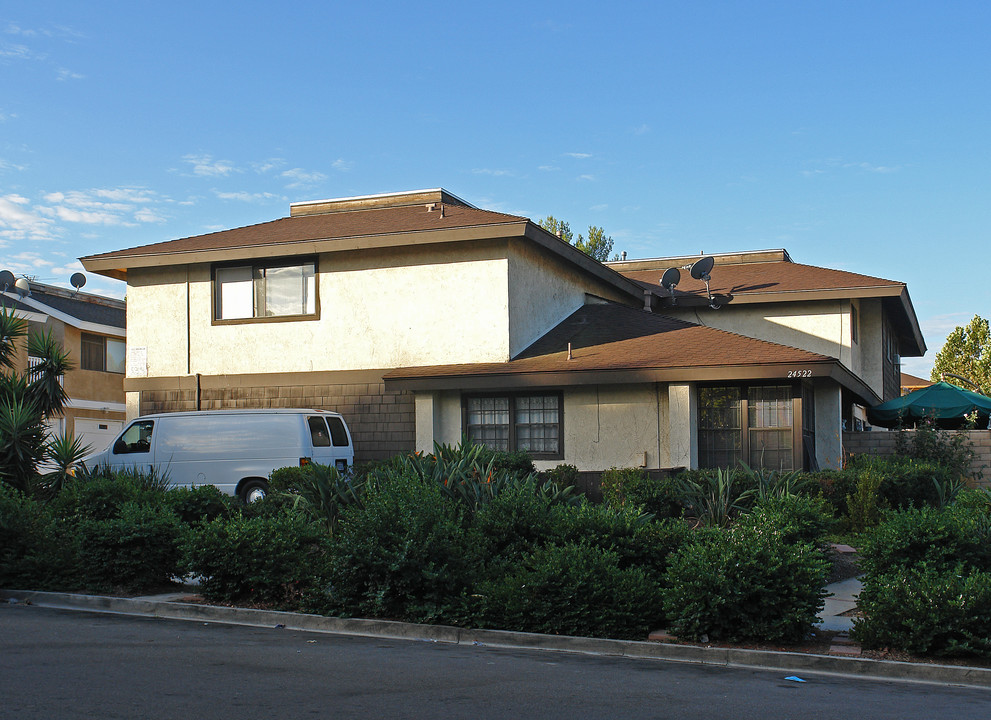 24522 Bendricon Ln in Lake Forest, CA - Building Photo