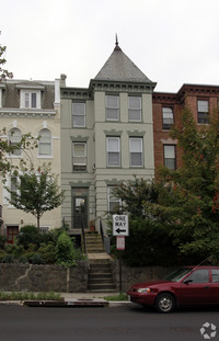 1674 Irving St NW in Washington, DC - Building Photo - Building Photo