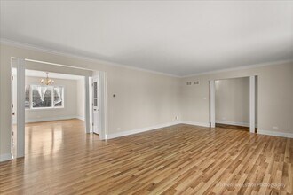 10323 Canterbury St in Westchester, IL - Building Photo - Building Photo