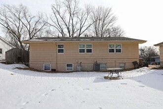 1508 NW 81st St in Clive, IA - Building Photo - Building Photo