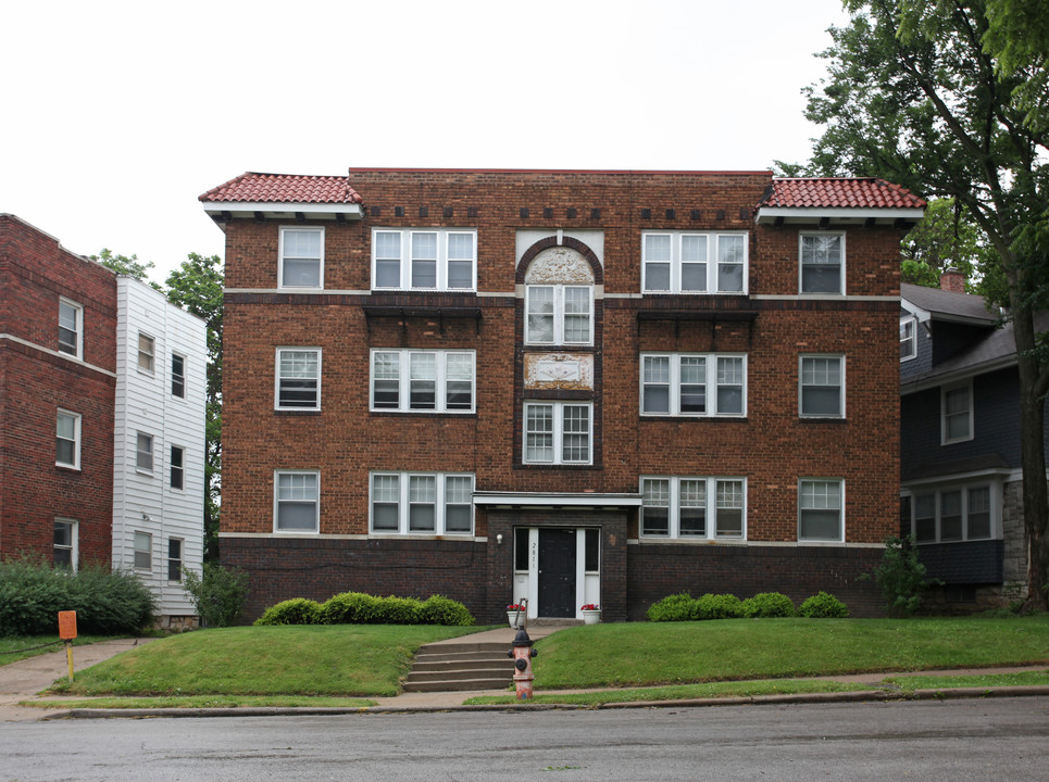 2811 Campbell in Kansas City, MO - Foto de edificio