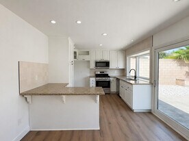 17541 Pine Cir in Yorba Linda, CA - Building Photo