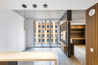 151 SE 1st St, Unit 526 in Miami, FL - Building Photo - Building Photo