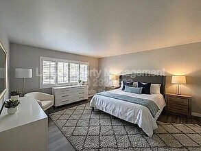 345 N Melrose Dr in Vista, CA - Building Photo - Building Photo