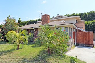 12062 Laguna St in Garden Grove, CA - Foto de edificio - Building Photo