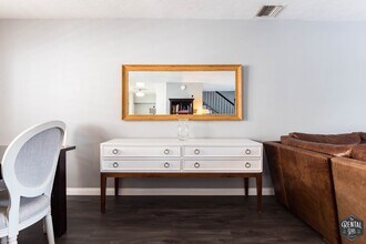 12119 Rochester Ave in Los Angeles, CA - Building Photo - Building Photo