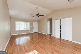 3848 Centerville Hwy in Snellville, GA - Foto de edificio - Building Photo