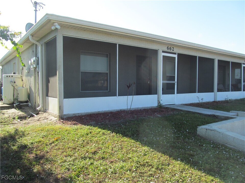 662 Alabama Rd S in Lehigh Acres, FL - Building Photo