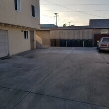 1032 W 103rd St in Los Angeles, CA - Building Photo - Building Photo