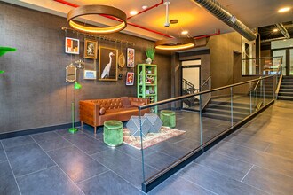 The Manor at Little Falls in Little Falls, NJ - Foto de edificio - Lobby