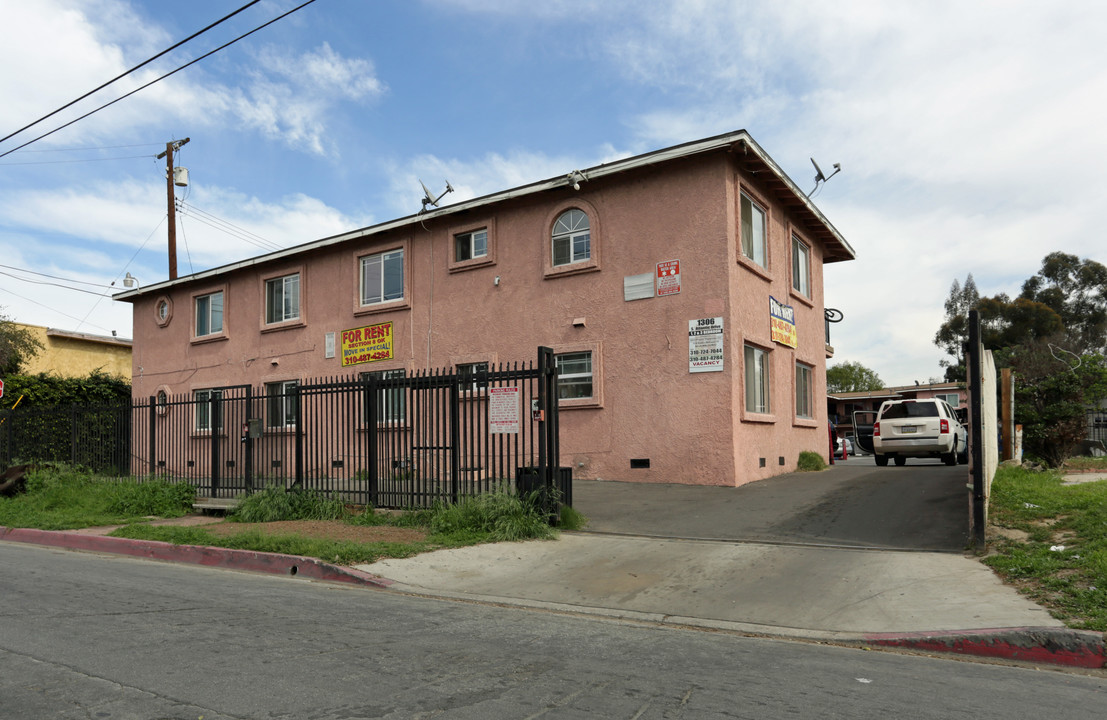 1306 Atlantic Dr in Compton, CA - Building Photo