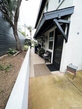 280 Hillcrest Dr, Unit A in Encinitas, CA - Building Photo - Building Photo