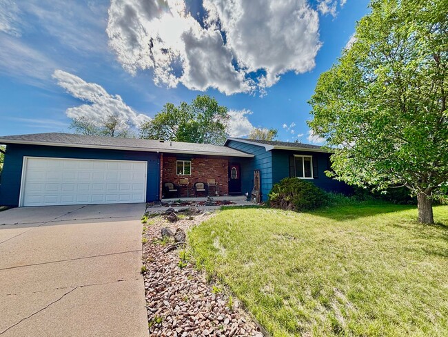 property at 2125 Dover Dr