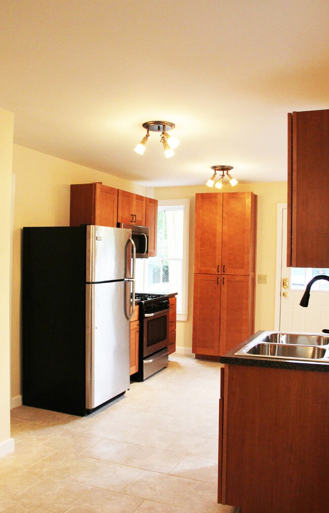 39 Peru St in Burlington, VT - Foto de edificio - Building Photo