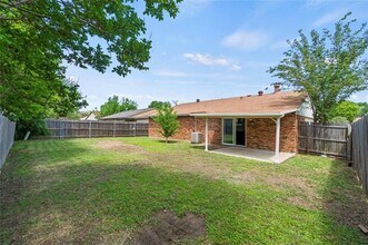 1918 Rutherford Ln in Arlington, TX - Building Photo - Building Photo