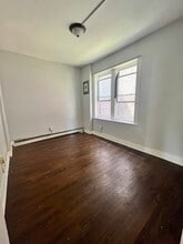 5 Morton Pl, Unit 2 in Jersey City, NJ - Building Photo - Building Photo