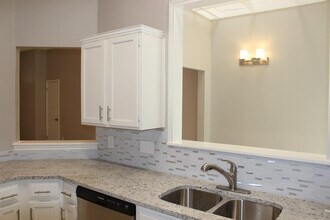 2208 Quiet Wood Dr in Austin, TX - Building Photo - Building Photo