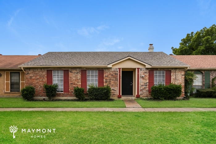 40 E Mountain Creek Dr in Grand Prairie, TX - Building Photo