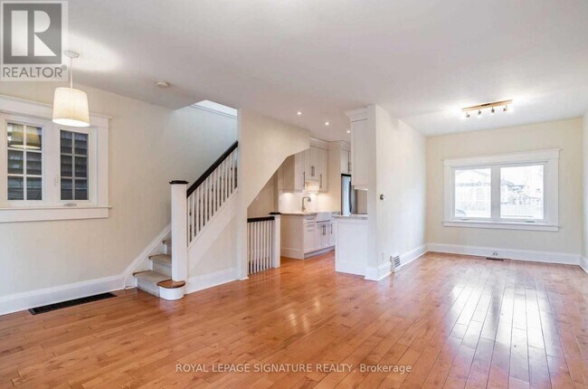 62 Kingsmount Park Rd in Toronto, ON - Building Photo - Building Photo