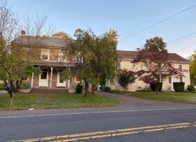 9 Hilltown Pike in Line Lexington, PA - Building Photo