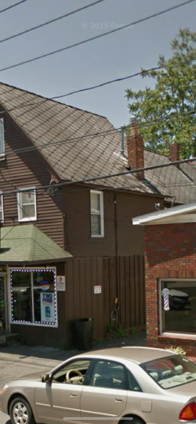 1809 Van Vranken Ave, Unit Front unit