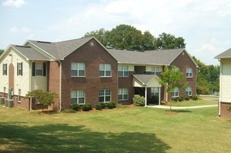 Riverbrook Luxury Apartments in Brownsville, TN - Building Photo - Building Photo