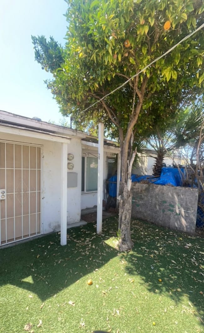 property at 931-933 Florida St