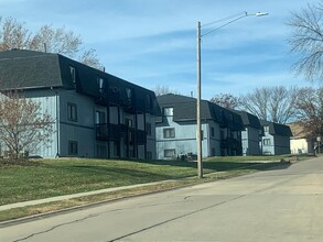 Eagle Ridge Apartments in Bettendorf, IA - Building Photo - Building Photo