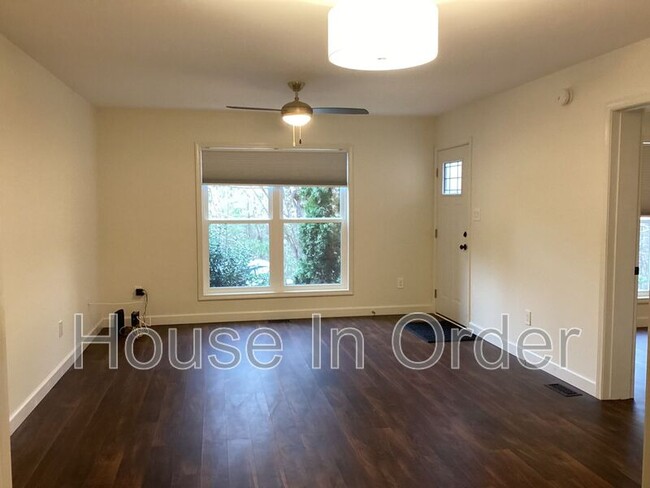153 Whitaker Rd in Fairview, NC - Building Photo - Building Photo