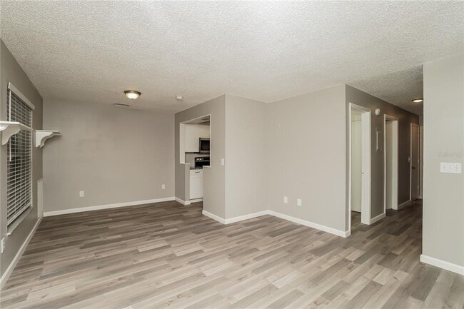 14206 Village Terrace Dr in Tampa, FL - Building Photo - Building Photo