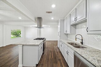 3910 Englewood St in Houston, TX - Building Photo - Building Photo