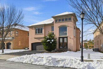 86 Davinci Dr in Monmouth Junction, NJ - Building Photo - Building Photo