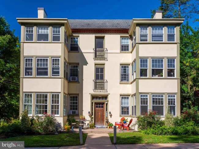 605 W Miner St in West Chester, PA - Building Photo - Building Photo