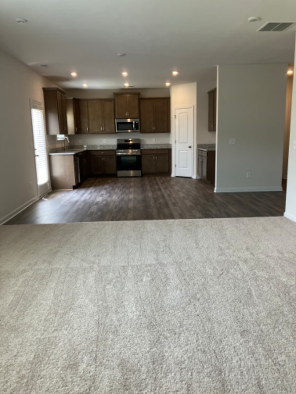 209 Addison Dr in Cartersville, GA - Foto de edificio - Building Photo