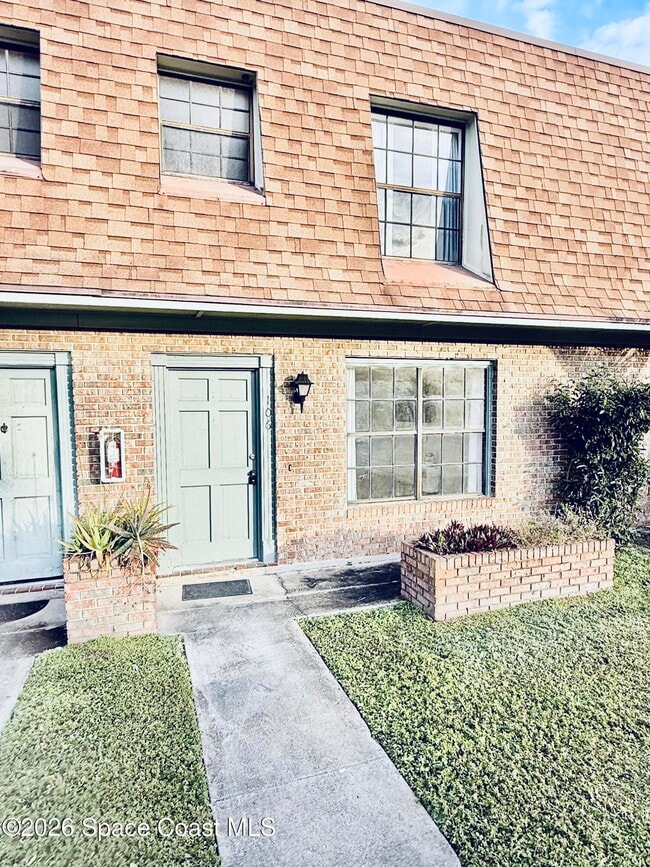 property at 1301 Arlington Ln NE